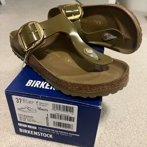 BNIB BIRKENSTOCK SANDALS ⭐️!